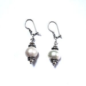 SILPADA Earrings White Pearl Sterling Silver Light the Way W0922 V.GOOD COND